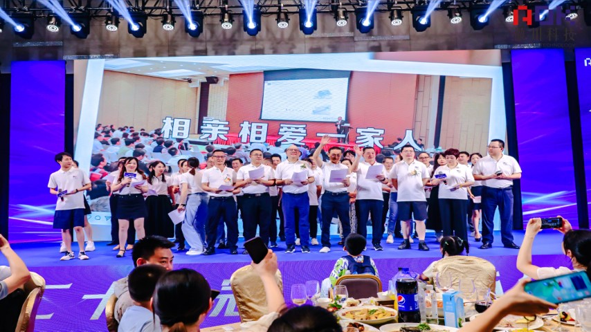 米兰体育app在线下载领导层合唱